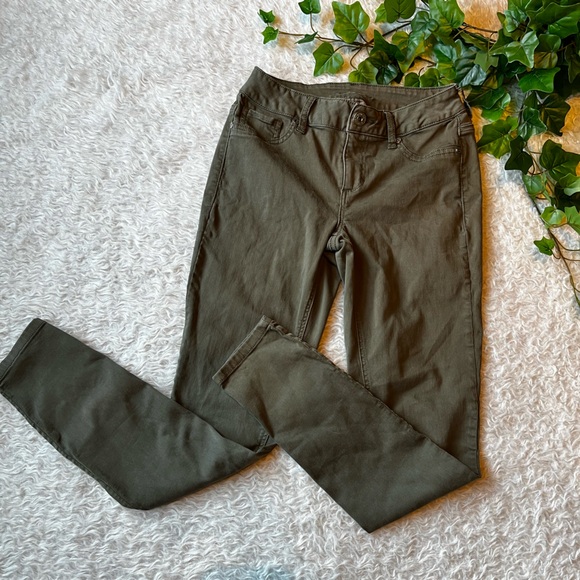 Maurice’s Green Jeans - Picture 3 of 10